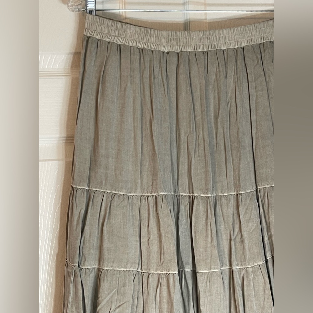 AMERICAN EAGLE Boho Tan Maxi Skirt Size Medium - Picture 4 of 7